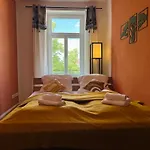 Kueche-Siebtraegermaschine-Netflix-Wifi-Lage