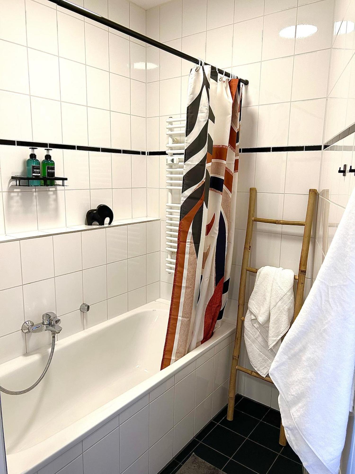 Kueche-siebtraegermaschine-netflix-wifi-lage Apartment