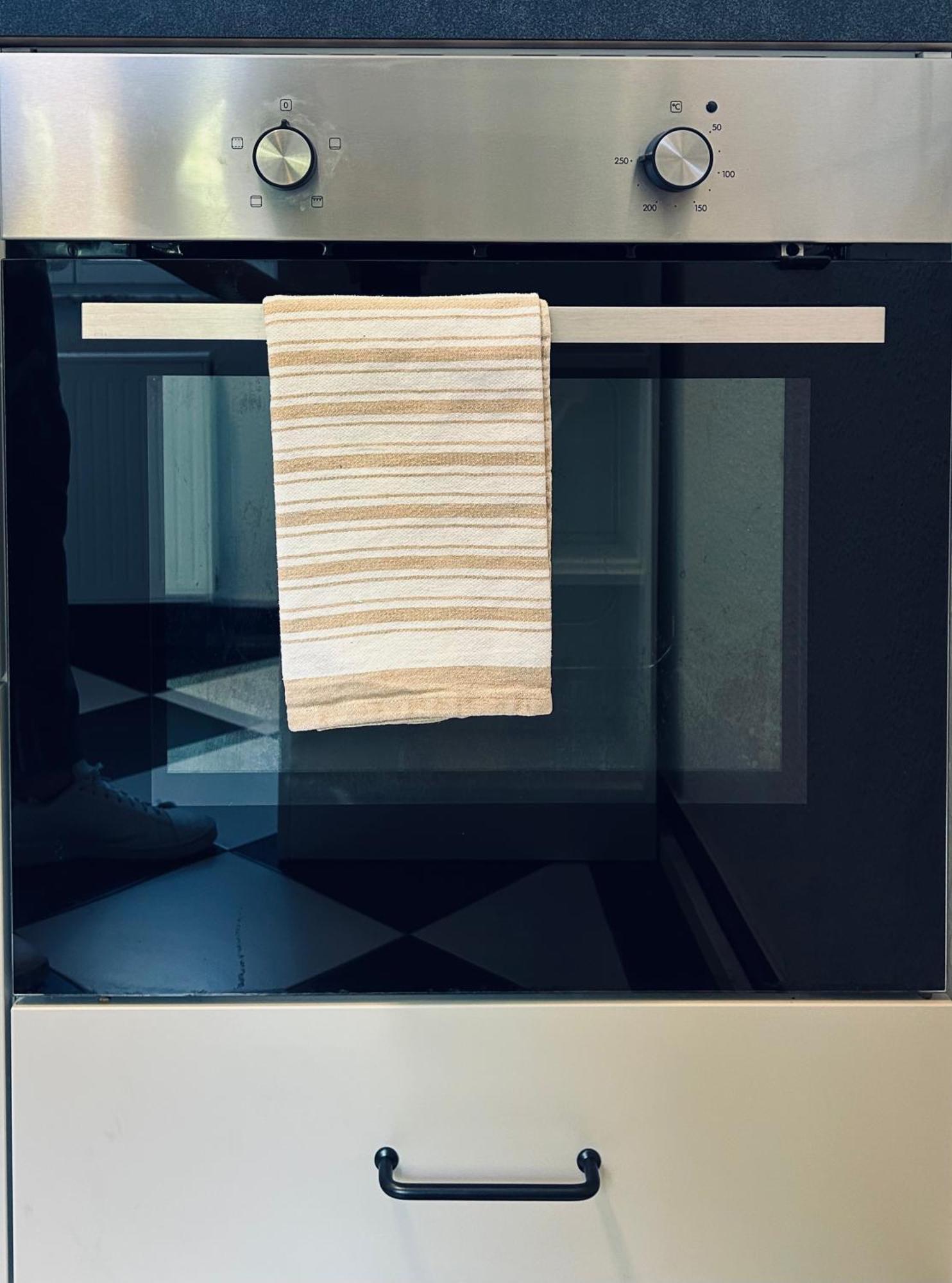 Apartment Kueche-siebtraegermaschine-netflix-wifi-lage Leipzig