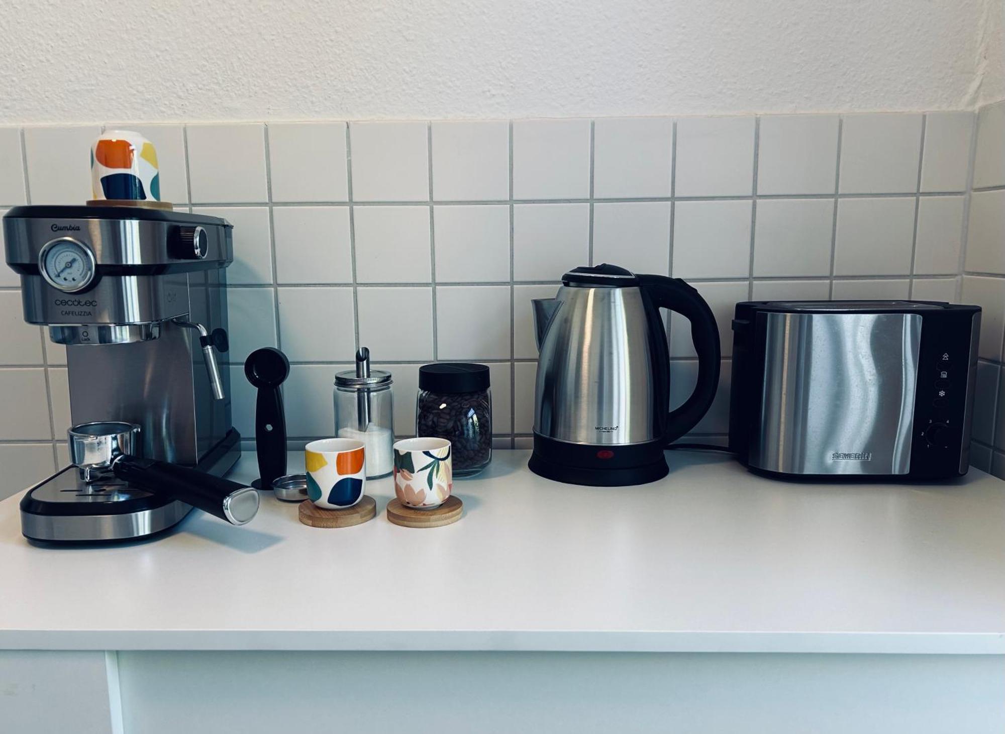 Apartment Kueche-siebtraegermaschine-netflix-wifi-lage Leipzig